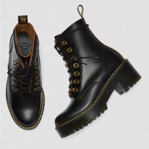 Dr Martens Women’s Leona Leather Boots size 7